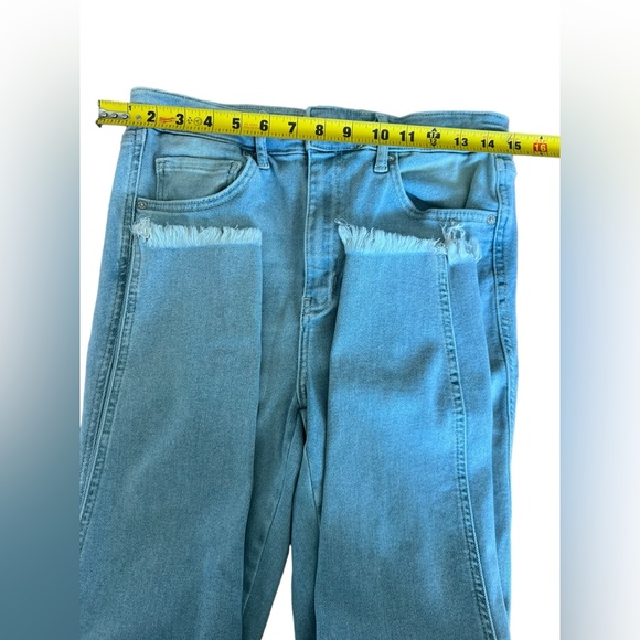 Free people thirty light wash jeans. Size 30 - Picture 4 of 9